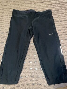 Women’s Nike Running Dri-Fit Black Capri Legging Knee Length Reflective M